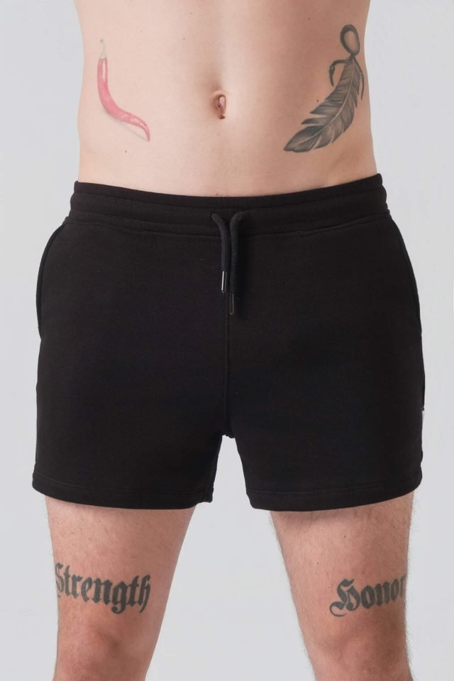 District Shorts Man